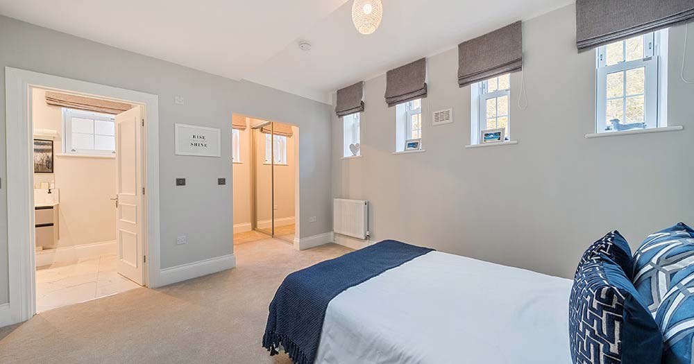 Officers Park spacious bedroom